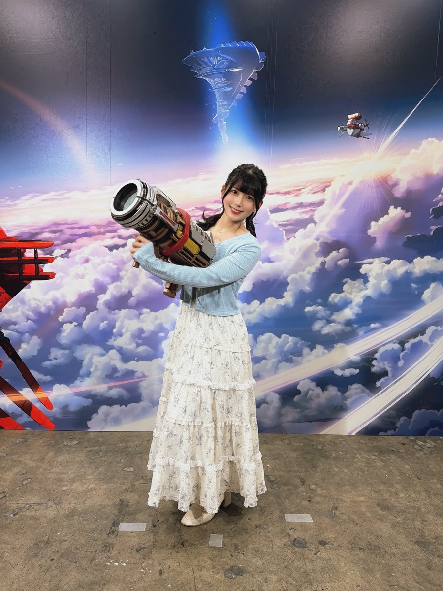 Iida_Hikaru_828's tweet photo. 『空の軌跡 the 2nd』ブースにもお邪魔しました❣️❣️

ティータちゃんの実寸大導力砲と一緒に📸💥
大迫力でかっこよかった〜！！✨✨

#TGS2026 #空の軌跡 https://t.co/Mu8ZEgJYDS