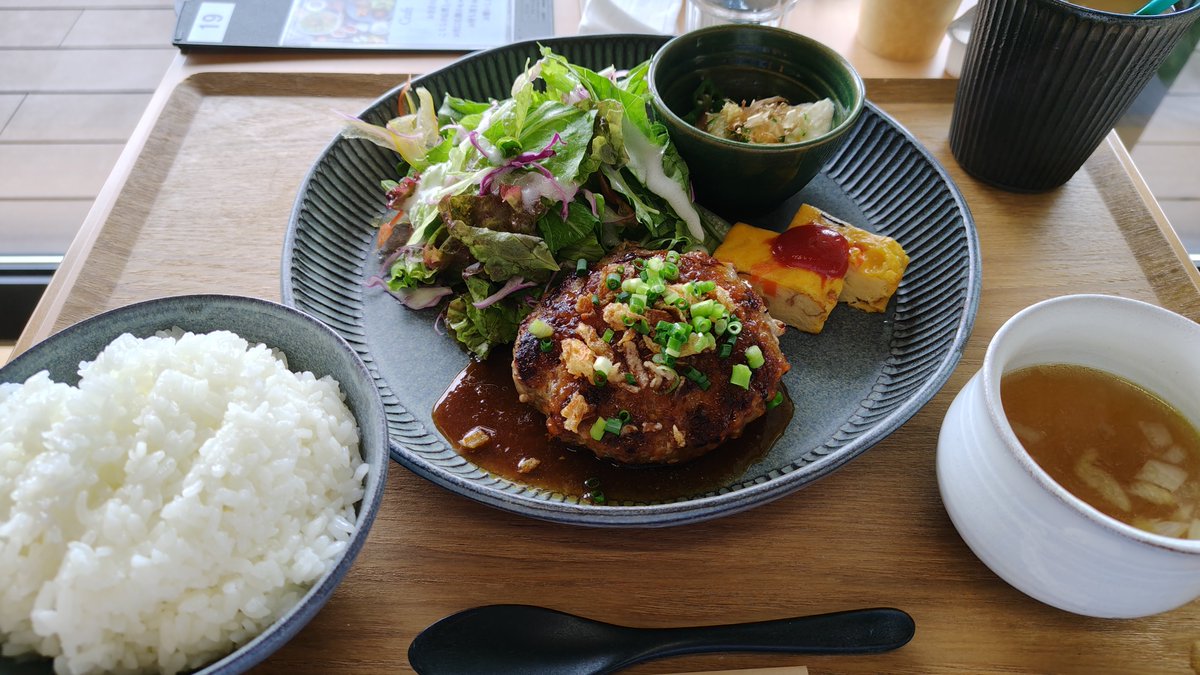 moriyantw's tweet photo. ﾊﾝﾊﾞｰｸﾞ食べた https://t.co/y9CdXzl7W2