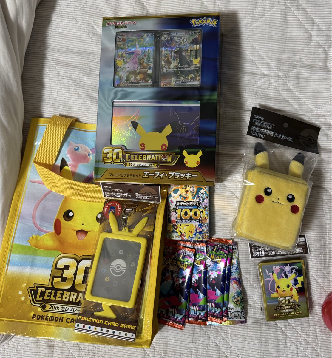 amuro0301's tweet photo. イオンに行ってプレミアムデッキ取りに行ってきた
次いでにポケモンカード出張も行ってきた
プレミアムデッキ以外で6000円超えて冷や汗でた😭

高いなあ https://t.co/mkQ26jbzrd