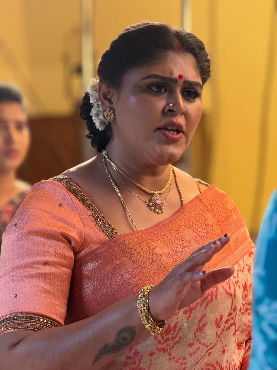 Keerthana3219's tweet photo. Son: ஏன் அம்மா இப்படி அப்பாவுக்கு துரோகம் பண்ணிட்டு வேற அம்பாளைங்க கூட நல்லா ஓழ் போட்டு இருக்கீங்க
Mom: டேய் உன் வயசுக்கு daily கை அடிக்கிற என் vayasukkum எனக்கு ஓழ் தேவை அதான் உன் அப்பன் ஒரு தடவ தான் வரான் என் கூதிய virichalum 5min mela avanala முடியல அம்மாவ சந்தோசமா இருக்க விடு https://t.co/i9eJB8UfIT