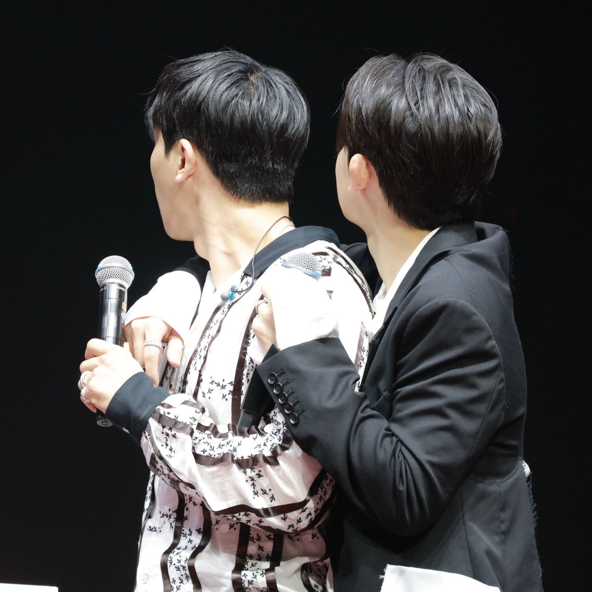 bbobboiii_'s tweet photo. 260912
2026 TEEN TOP "16th ANNIVERSARY" SPECIAL FAN-CON IN HONG KONG 

95즈 붙어있으니까 그냥 귀여움ㅋㅋㅋ

#RICKY #리키 #유창현 #劉昌炫
#CHANGJO #창조 #최종현 #崔鐘顯
#TEENTOP  #틴탑 https://t.co/l6RJHDAbUp