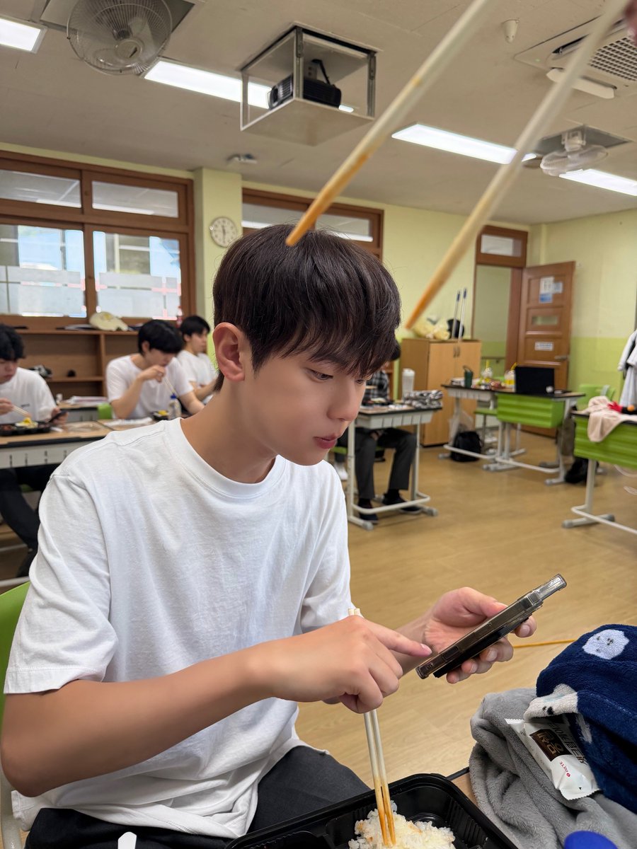 uus041723's tweet photo. https://t.co/EkiikZSGDU