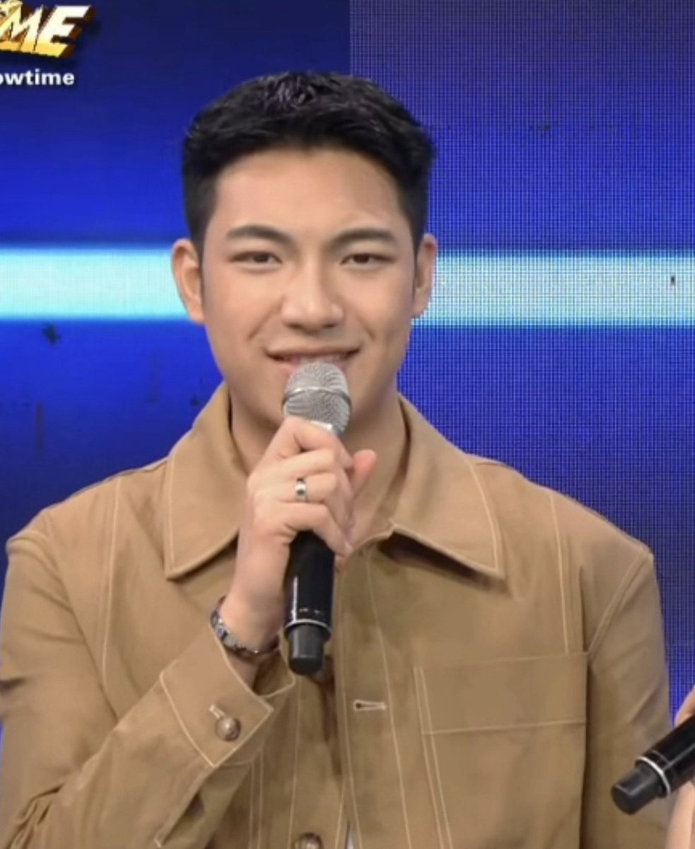 D_simplejazzy's tweet photo. Grabeng kagwapuhan yan!!! @Espanto2001 Hindi talaga nakakasawang titigan π₯Ήπ₯°π₯°π₯°
#DARREN #GaurShowtime https://t.co/b097HD5CdZ