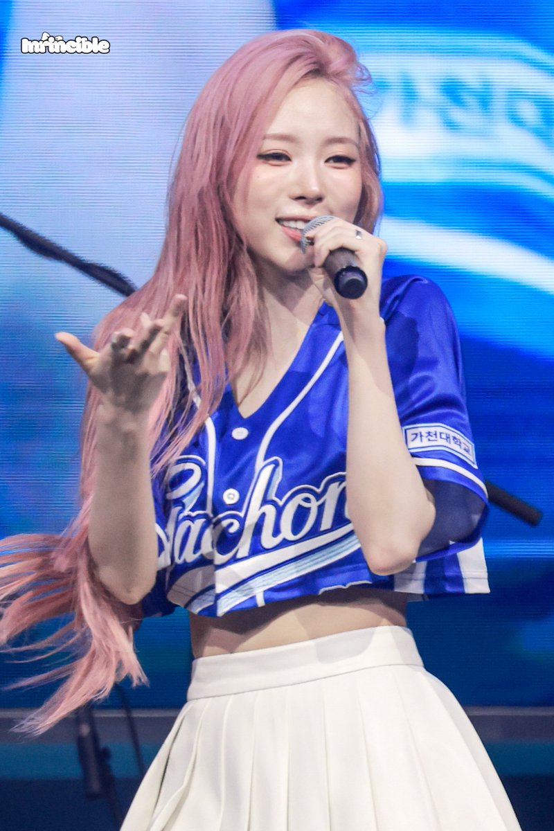 Inrincible's tweet photo. 260917 Gachon University Festival

#NARIN #나린
#MEOVV #미야오 https://t.co/Ch3rx9mwar