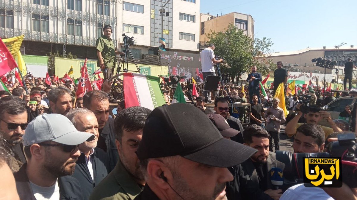 TehranTimes79's tweet photo. President @drpezeshkian attended the “Sacrifice for Iran” campaign https://t.co/AScp27Ky5C