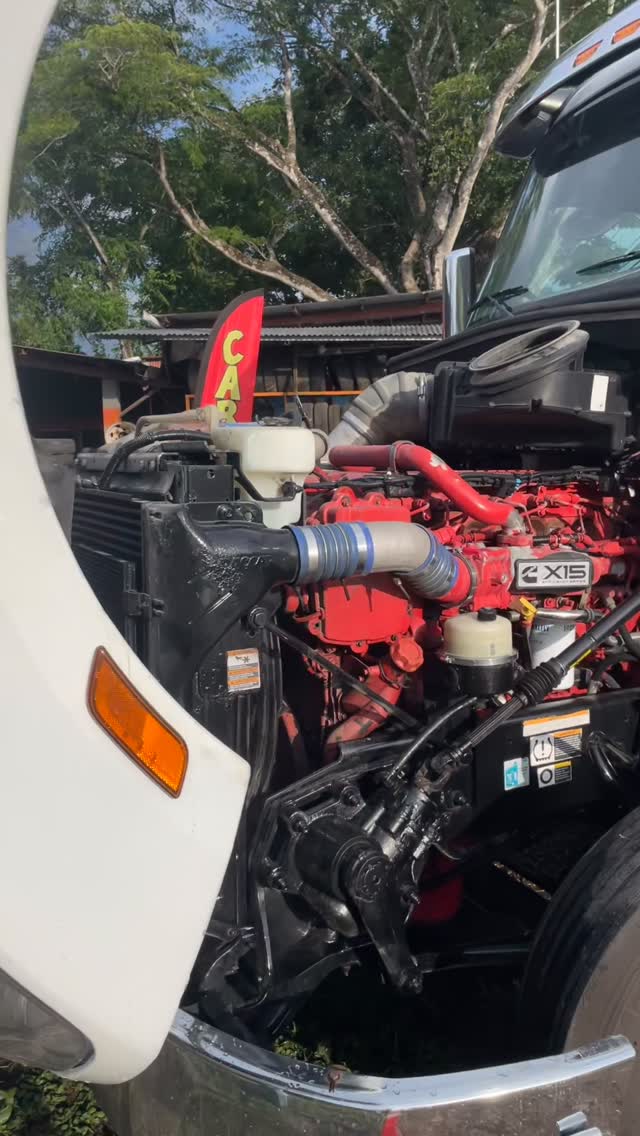 EusebioHinas's tweet photo. We’re now open at Dr. Wax Santiago, across from the hospital on Chicho Fábrega via Interamericana. We wash chassis, cars, motorcycles, and heavy equipment. https://t.co/R2vAt43RfH