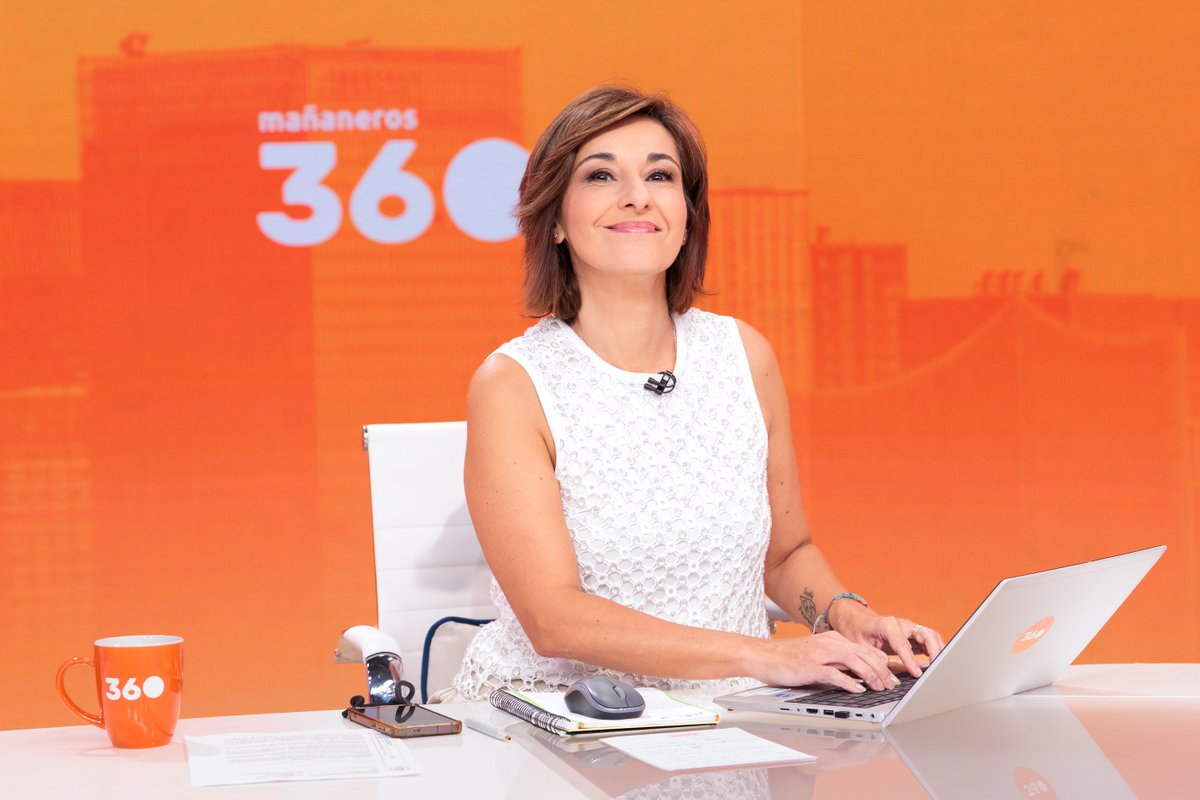 RTVE_Com's tweet photo. 'Mañaneros 360' (@MananerosTVE) - con @addelagonzalez y @JesusCintora -, #LÍDER este jueves con un 18% de cuota y 554.000 espectadores de media en @La1_tve.

🔹 Logra más de 2,2 millones de espectadores únicos a lo largo de su emisión.

#Audiencias  #ImparablesRTVE https://t.co/pM8TwAUIVy