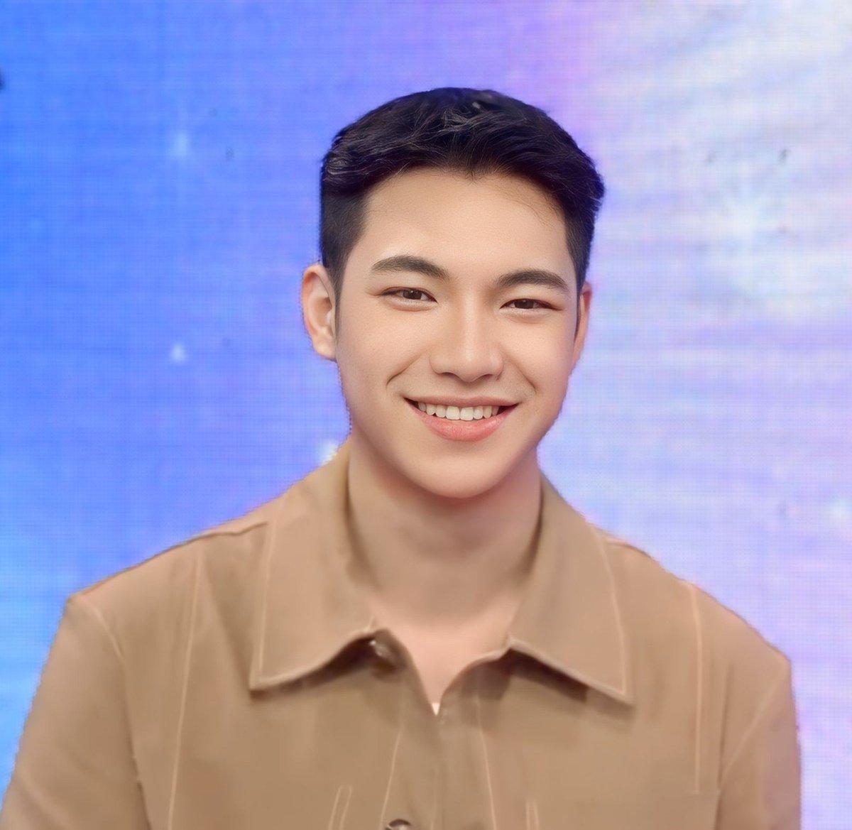 Lene2475's tweet photo. Darren with filter or w/o filter still good looking pa rin π₯°
#DARREN @Espanto2001
#GaurShowtime https://t.co/bmB4uX6yis