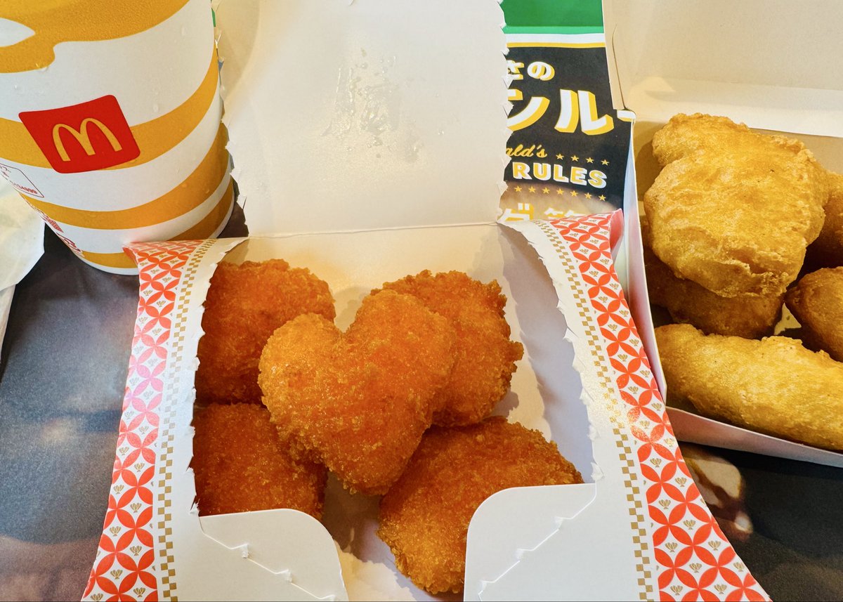 dmilusmmk's tweet photo. マクドナルドやっと来れた!
大知くんの声と楽曲たちを
聴きながら食べる至福時間😍💕
トーク内容も自分にとってお初情報で嬉しい✨️
聴き逃しあったからまた来なきゃ
食べたかったエビプリオ
ハート形があった🦐♥️
#ミュージックバリュー
#三浦大知
#Crave
#オリジナルフェイク
#Allthingsflow https://t.co/4FMow7YVju