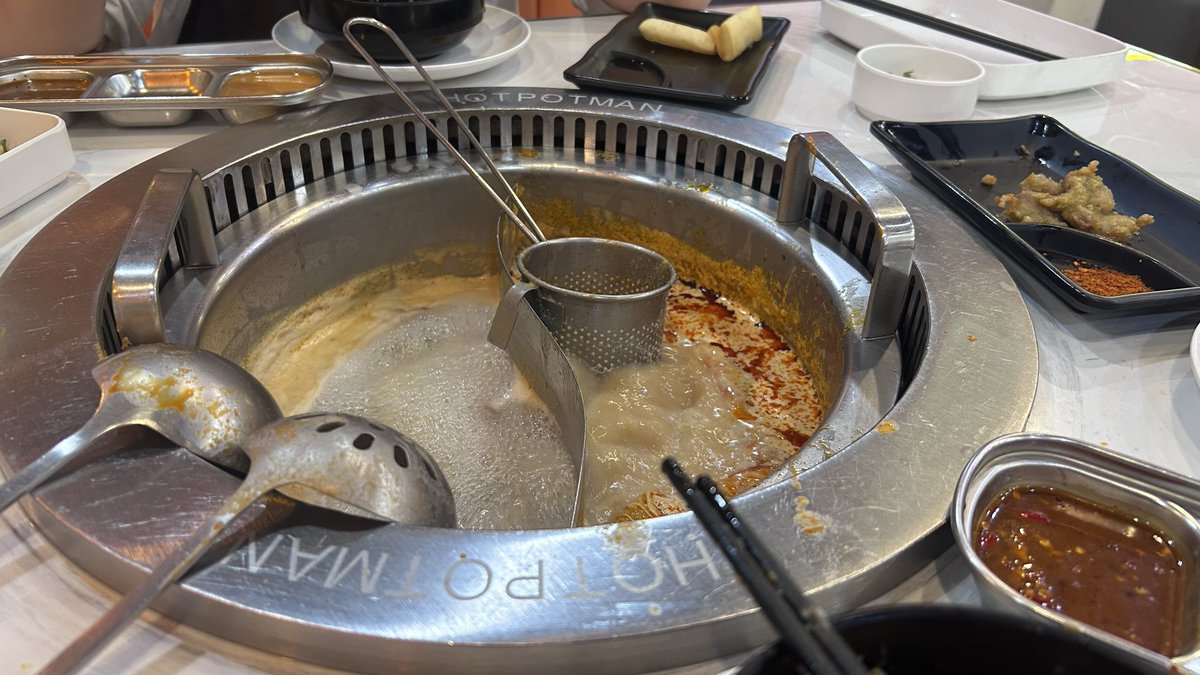lamourlin444's tweet photo. สัญญาณที่บ่งบอกว่าคุณและคู่หูถึงขีดกำจัด
1. วาจาเริ่มสงบ หน้าเริ่มอมทุกข์
2. เป็น avoidant ไม่เอาสังคม
3. พระเวสสันดร syndrome จู่ๆ ก็รู้จักการให้
4. adhd หยิบโทรศัพท์ขึ้นมากด
5. วงแหวนเนตรว่างเปล่า ดวงตาเริ่มเหม่อลอย https://t.co/3N8pqyepMu