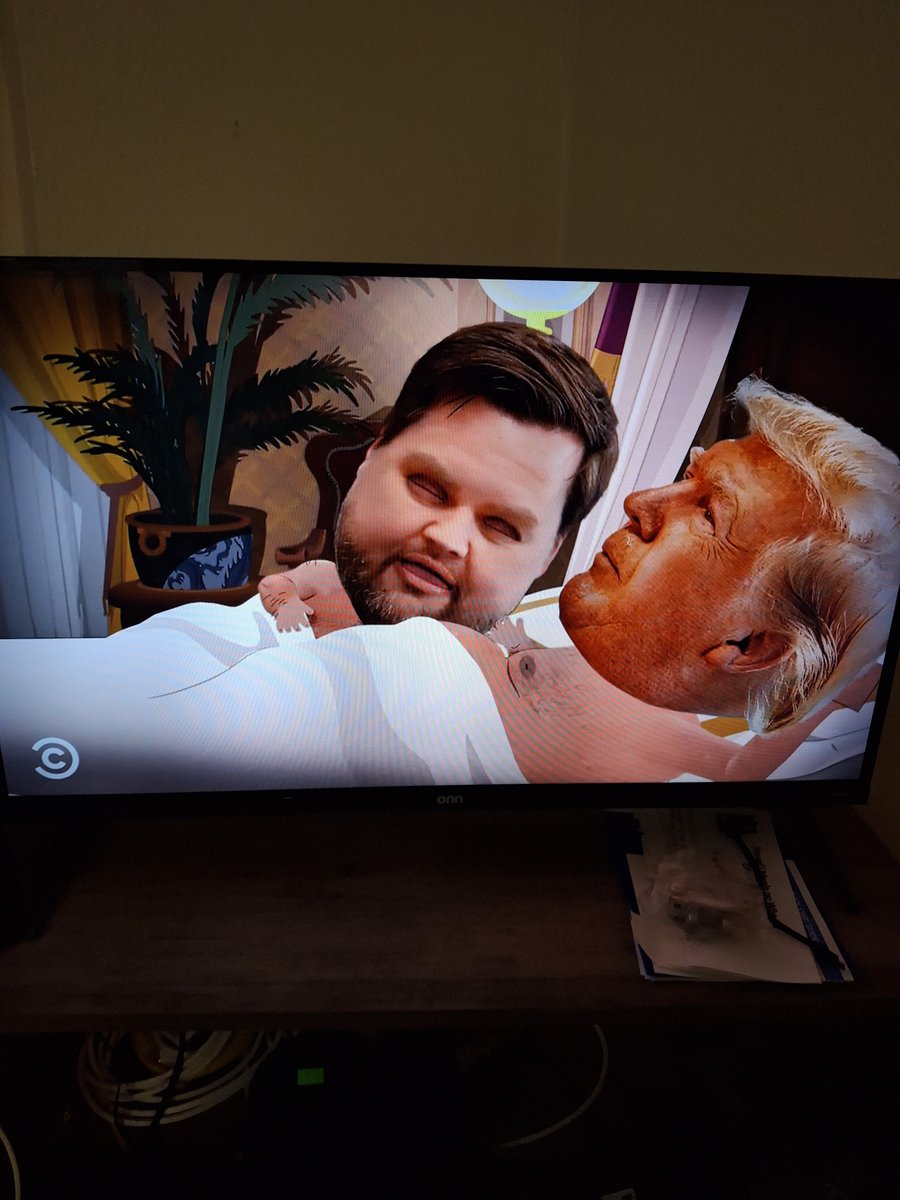 808LOVER1's tweet photo. @TheOnlyEsta2 BIG  BUBBA will be fucking YOU  after Midterms A$$hole.. https://t.co/mYZNj2bn07