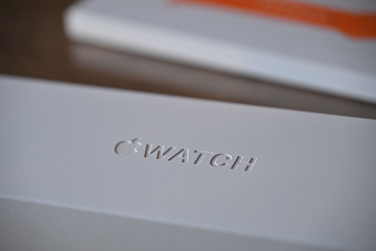 gedo12's tweet photo. Apple Watchの入れ替え

今回は本体ブラックにワイルドフラワーブルーの組み合わせ
あとセールで売ってたオレンジのバンド

前の真っ赤Watchに比べたら落ち着いた感じになるね https://t.co/Di5uVUsfW5