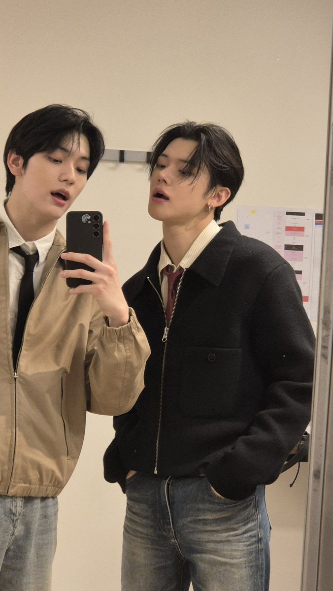 androjuny's tweet photo. can yeonbin do this again? please who do i gotta sacrifice? https://t.co/eFEFhUZdlU