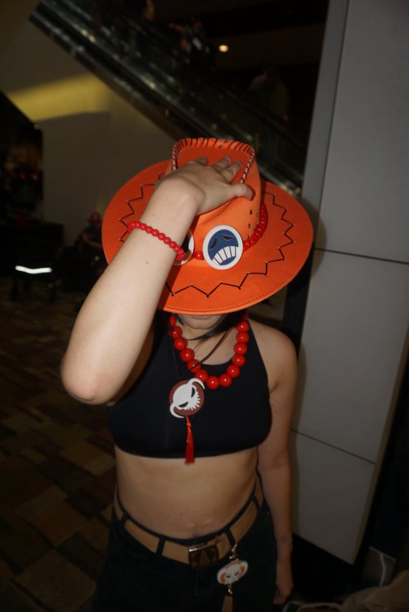 sirenzcos's tweet photo. More fem Ace from #fanexpo #ONEPIECEγ https://t.co/Q5tokJ9JOE