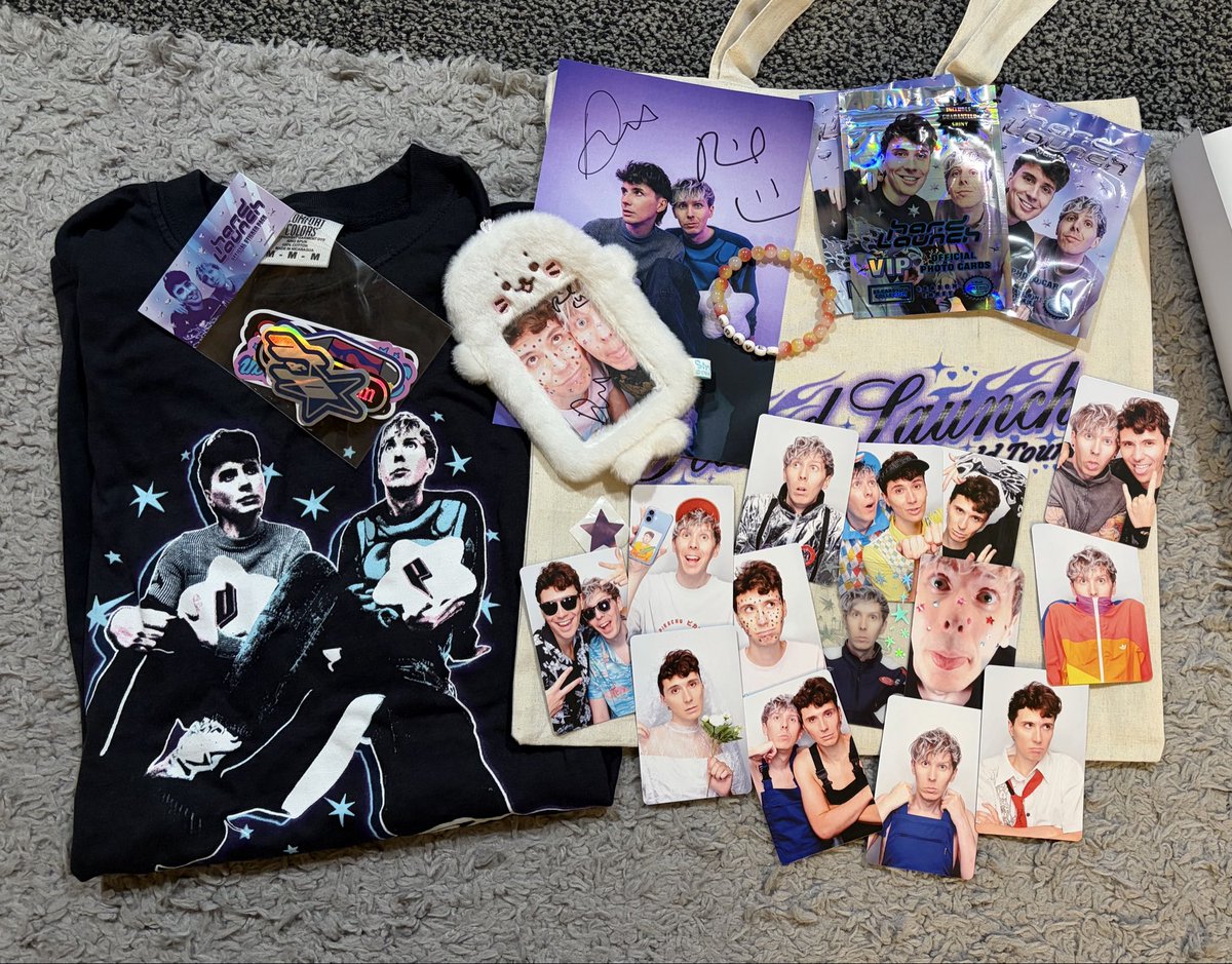 phIesbian2's tweet photo. merch, freebies and (ph)otocards https://t.co/gTQ7VtCM4u