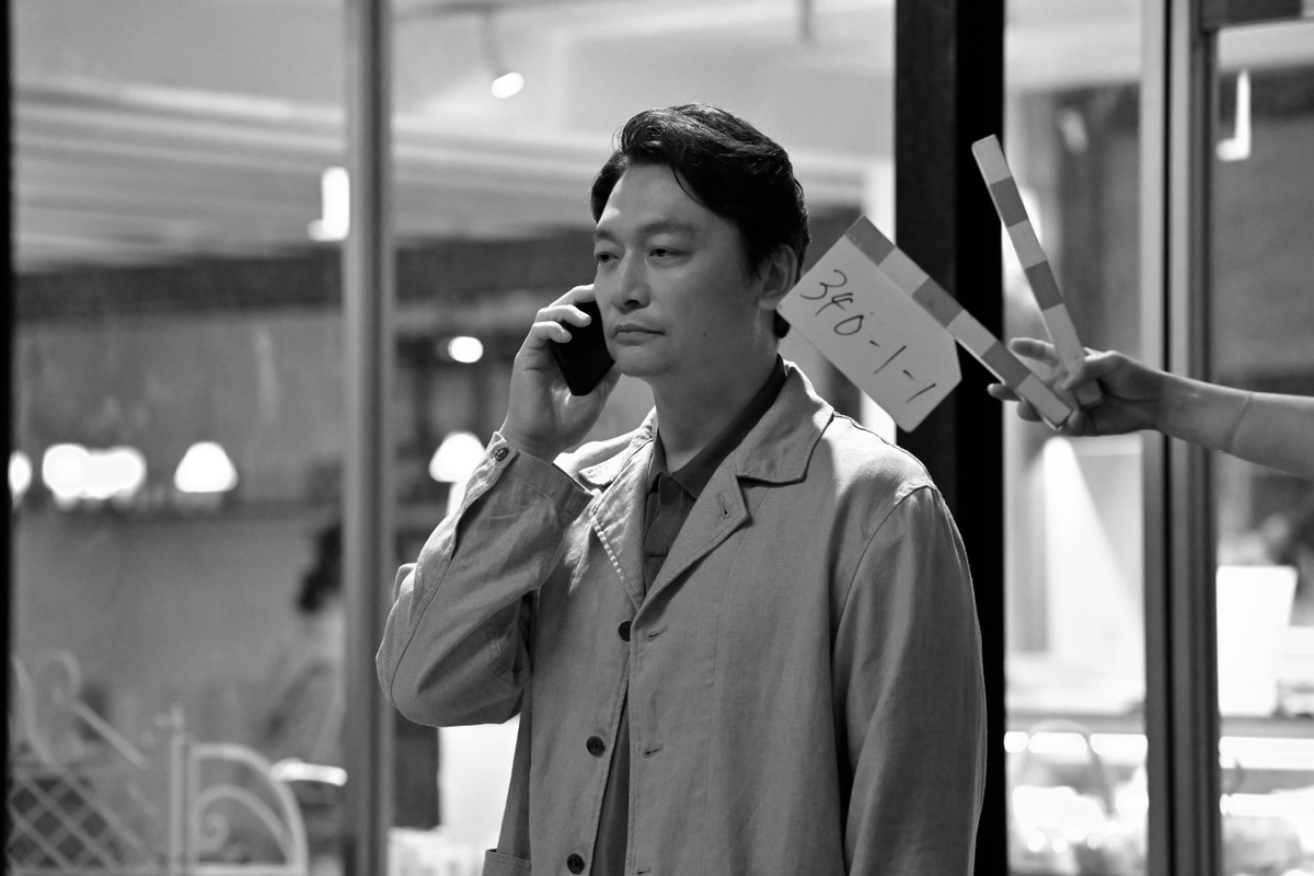 drama_wowow's tweet photo. ■□#虚ろな十字架ーbehindthescenesー□■

【第3話 メイキング②】
物語の終盤、
中原(#香取慎吾)が史也(赤楚衛二)に電話をするシーン📞

クライマックスに向け
より一層真剣な表情で撮影に臨む香取さん📸

✛連続ドラマＷ　東野圭吾「虚ろな十字架」✛

最終話 9/27(日)午後10:00放送・配信

#WOWOW https://t.co/OzcDqGlah1
