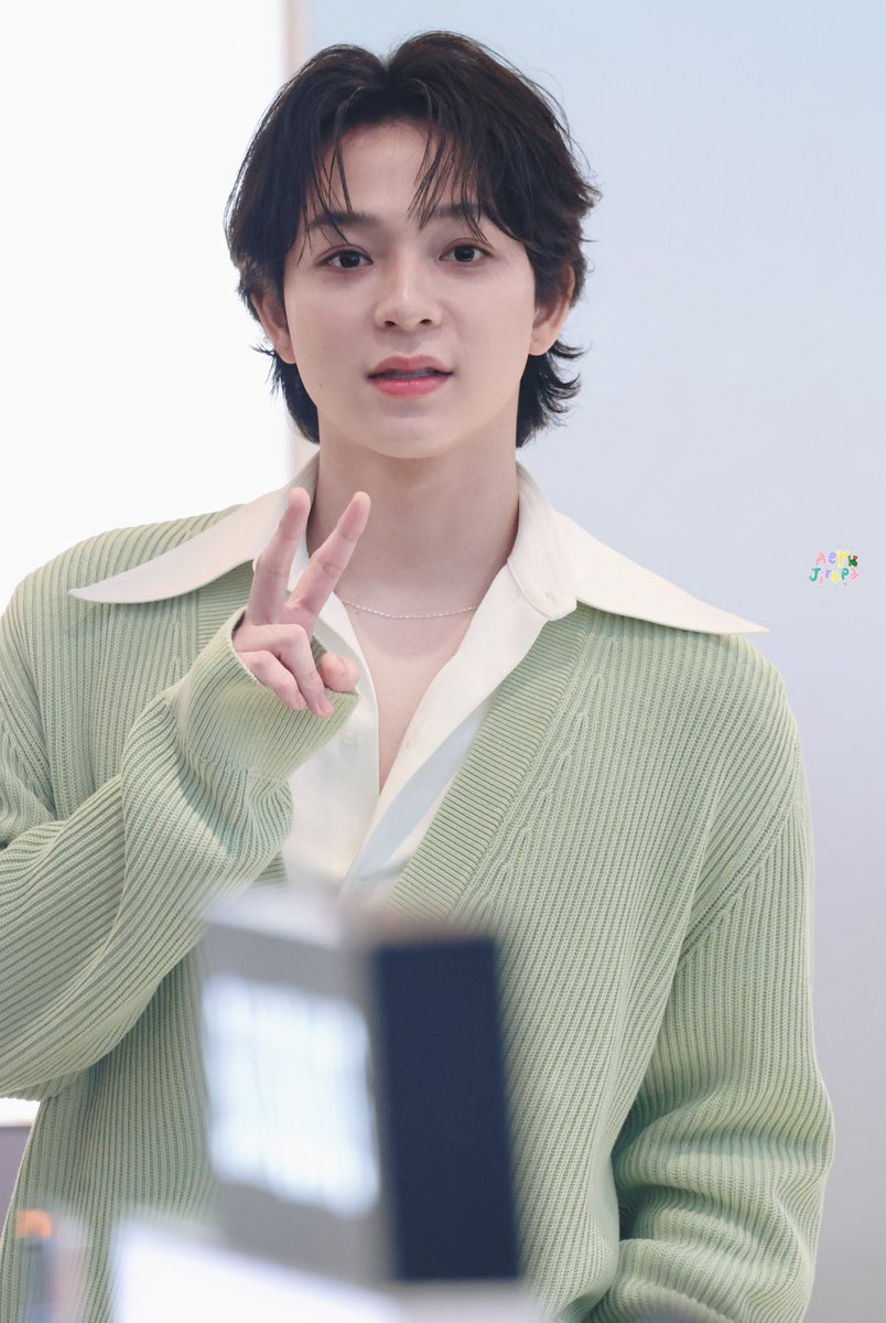 SelfieAey's tweet photo. สดใสสุดๆ

#iPhone18ProAIS #ซื้อiPhone18Proที่AIS 
#บาสเด็กอ้วนที่แท้จริง https://t.co/8atFImUcZp