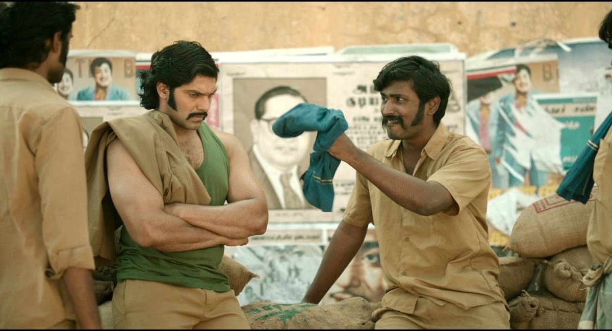 SiluvaM_'s tweet photo. //அரசியல் சண்டைல நல்ல நட்பை இழந்துறாதீங்க//

Friendஆவது  Dashஆவது 

எத்தன வருசமா பழகிருந்தா என்ன?சாதிவெறி,மதவெறி,ரசிகவெறி,இனவெறில இச்சமூகத்திற்கு எதிரா பேசுற,

அதுக்கு துணைபோற அப்டி ஒரு நட்பே தேவை இல்ல.

சாதிவெறில ஊறி போனவன் அவன் என்ட்ட மட்டும் சாதிபாக்கமாட்டானு எப்டி சொல்லமுடியும்?அவன் மனசுல இவன் தலித்துதா இந்த சாதிக்காரன்தானு இருக்கும்ல.

ரசிக வெறில உள்ளவன் இன்னைக்கு யாருக்கோ நடக்குற பிரச்சனைக்கு அவன் யாருக்கு ரசிகனா இருக்கானோ அவனுக்கு கெட்ட பேர் வந்துறக்கூடாதுன்னு முட்டு கொடுக்குறான்.

நாளைக்கே அது என் தம்பிக்கோ எனக்கோ நடக்குறப்ப மட்டும் நியாயத்தயா பேசிடப்போறான்.

அதனால real lifeலயோ social mediaலயோ நட்பு வட்டத்துல உள்ளவன் எவனாருந்தாலும் அரசியல்னு  வந்துட்டா சிலர் விட்டு ஒதுங்கி இருக்கனும் அது தான் நம்ம மனசாட்சிக்கு நல்லது