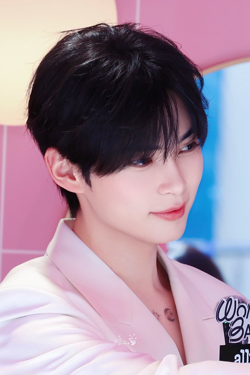0613_AneeN_shb's tweet photo. 260918

🩷➕🤍🟰✨

#ZEROBASEONE #ZB1 #성한빈 #SUNGHANBIN #ソンハンビン https://t.co/GrtlANTEcY