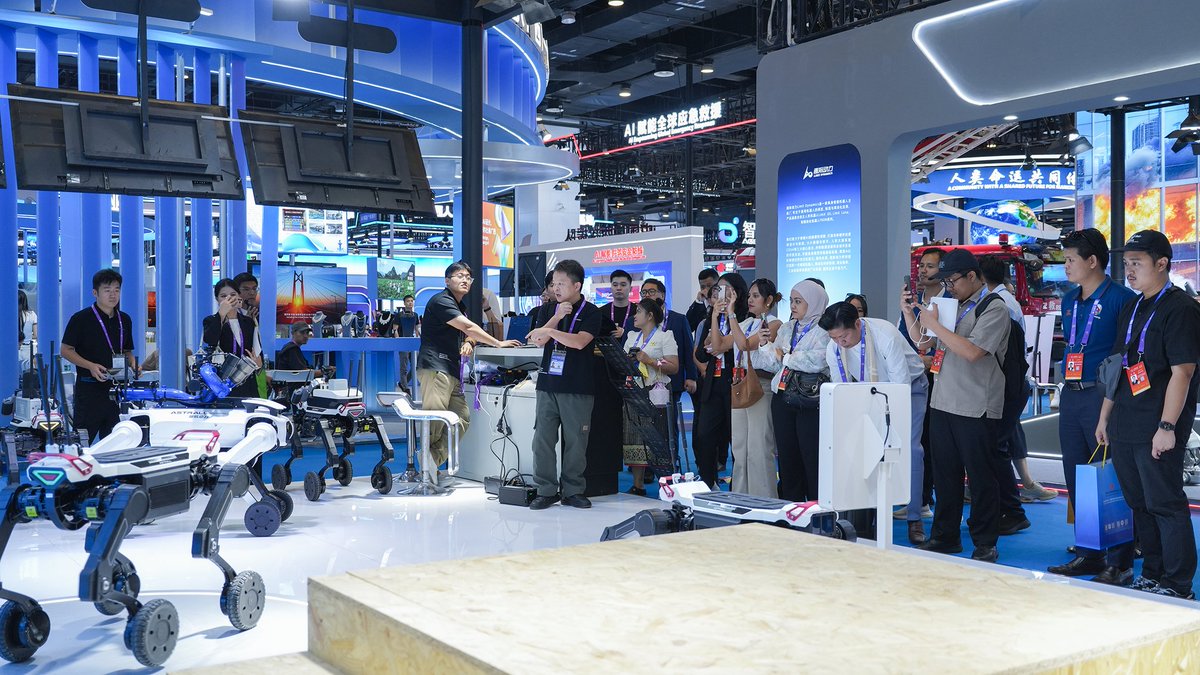 astralldynamics's tweet photo. Live from CAEXPO | Astrall Dynamics at the China-ASEAN Expo https://t.co/xMMOqZNHyj
