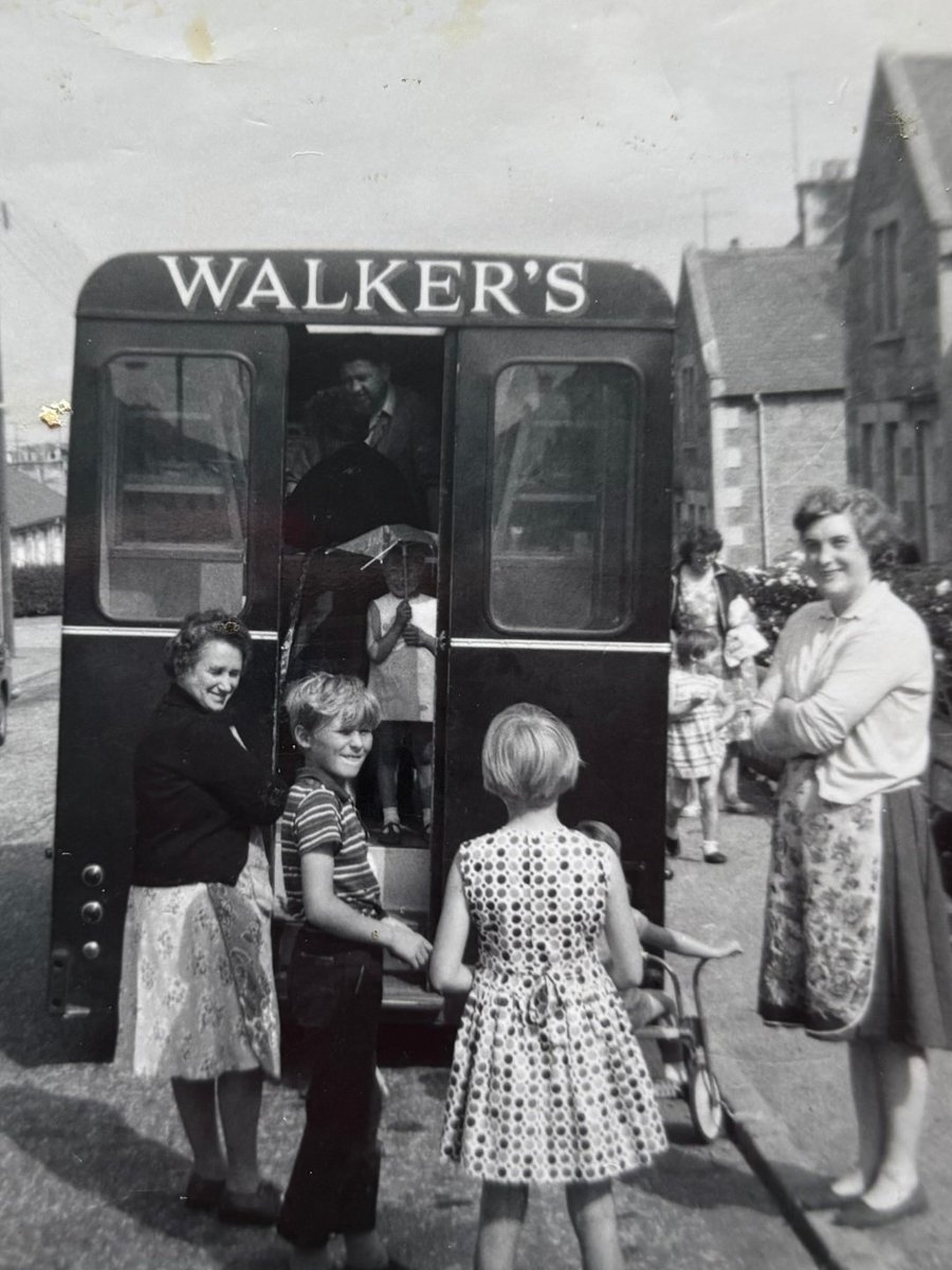 Shortbread's tweet photo. Celebrating our heritage on National Family Business Day.
For over 128 years, Walker’s has remained proudly family owned and is now in its fifth generation, supported by the families and community around us.

#WalkersShortbread #ScotlandAtItsFinest #FamilyBusiness #GBFamilyBizDay https://t.co/Y8bhWiFfFM