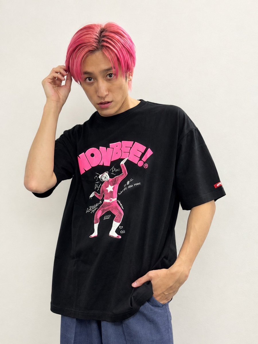 kuboken5gap's tweet photo. 『この状態で新郎新婦ご入場…気まじぃ〜』
って、EXIT兼近が言ってるよ。

#ホワイト赤マンTシャツ https://t.co/mCnfobghbk