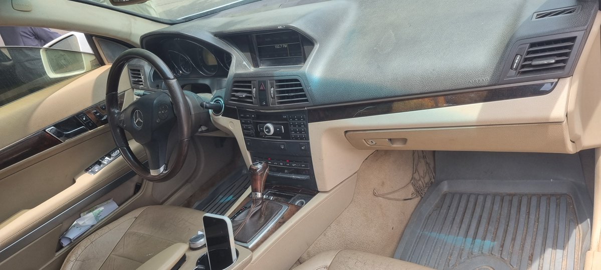 umarjibreel's tweet photo. CLEAN 9JA USED 
BUY AND DRIVE 
M-BENZ E350
2011 MODEL
ONE DOOR
PRICE:*10,000,000.*
LOCATION: KADUNA 
08131898878 https://t.co/rbxLyLThRH