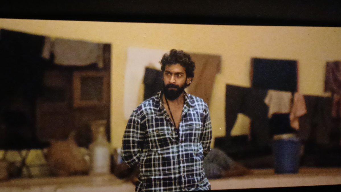 CinemaMango's tweet photo. Yella nammavre nodtavre 🤥
Kfi na save madtaerodu sudeepians💥

Buckets Kojavamasha fans piracy ge Wait maduthare anisuthy waste nana maklo 🤣 

#Citylights https://t.co/FUUCfpGOoz