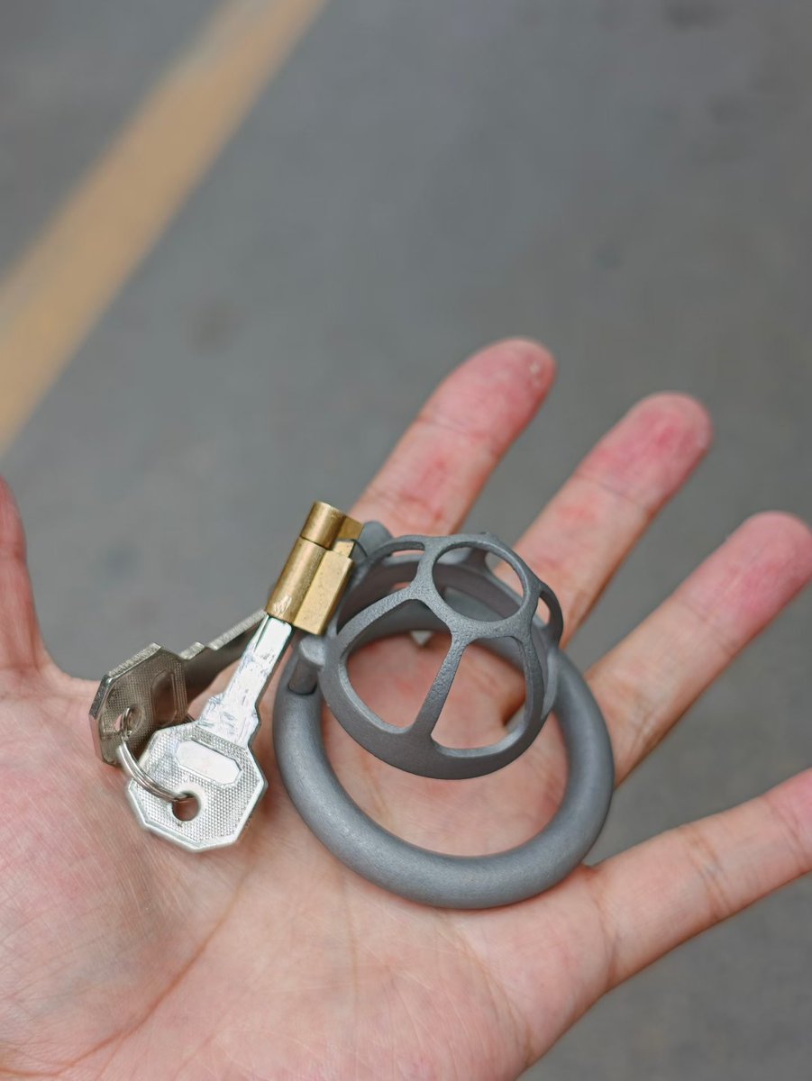 subspandexguy's tweet photo. the making of a self-customized chastity：
modelling，prototyping，sinstering and polishing
#melbourne #chastity #teamlocked #diy https://t.co/sXBQwhX25E