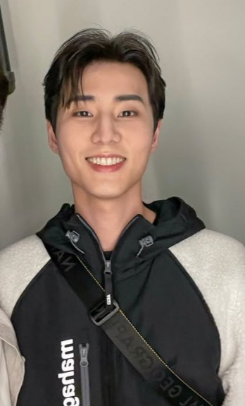 kangbrianism's tweet photo. when he smiles like this my heart rlly skips a beat aaaaaaa😔❤️ why is he so perfect.. https://t.co/AAx6VqD8iJ
