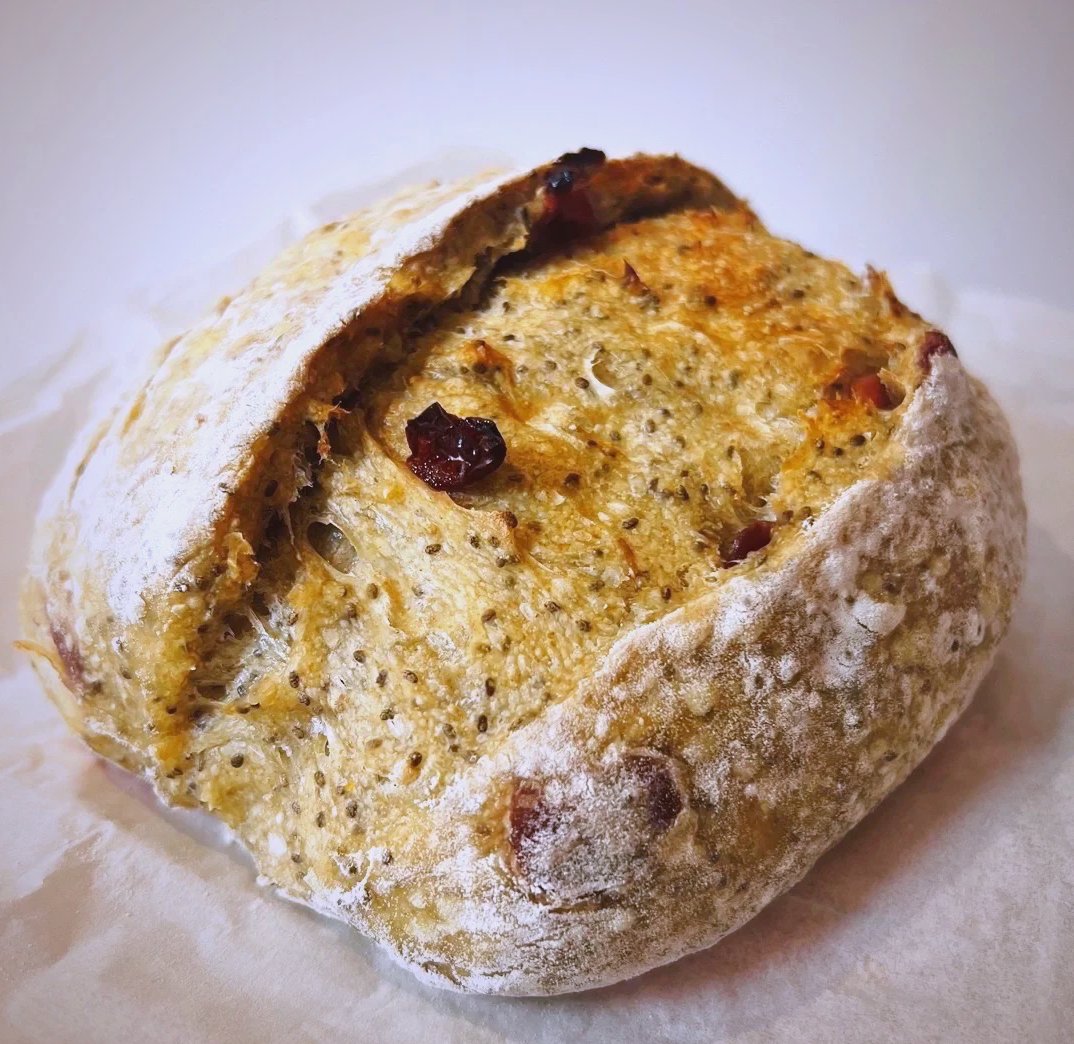 fuckinkathy's tweet photo. Just spent a cozy Sunday baking my first sourdough loaf—crusty outside, soft inside, and it already smells like a home win! ， https://t.co/vYRNpE00Qs