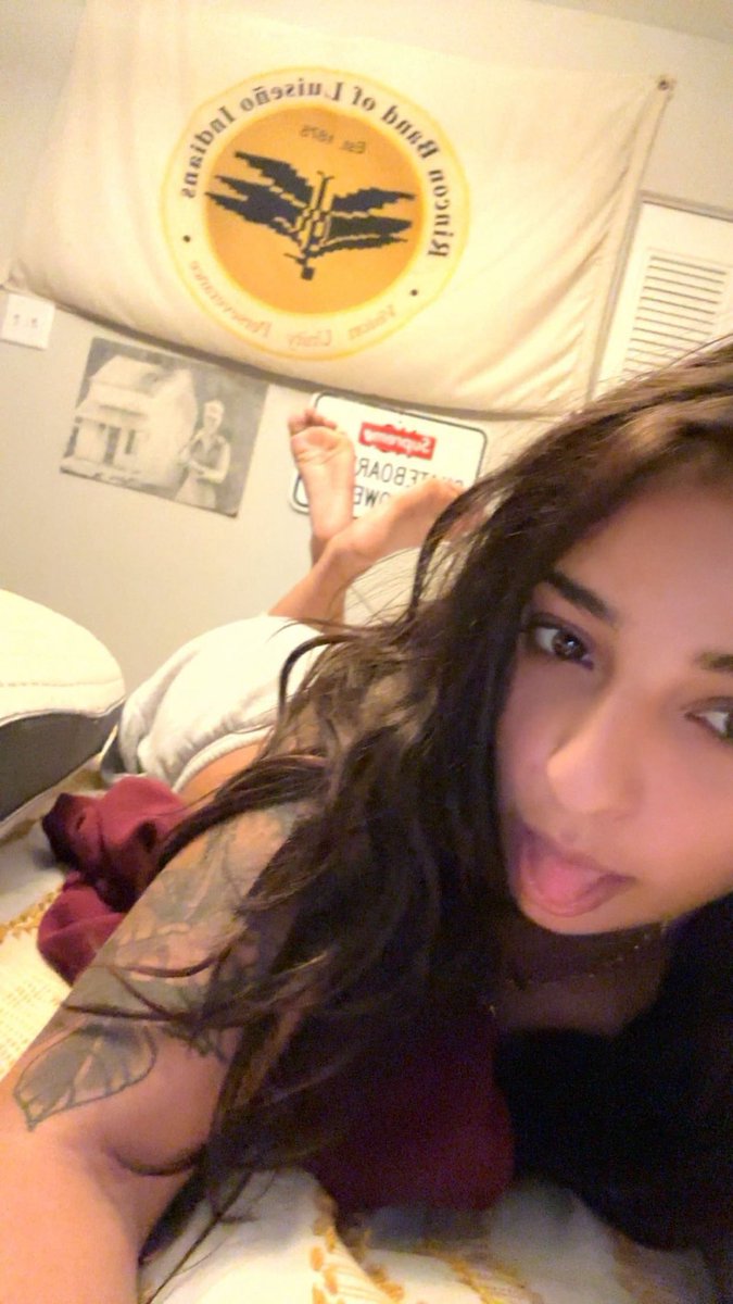 maddycakez_'s tweet photo. i’m boredddd let’s ft 😈😈😈 

#slut #latina #brown #backshots #bhad #gimmeyomoney https://t.co/UAh5Vesp7Z