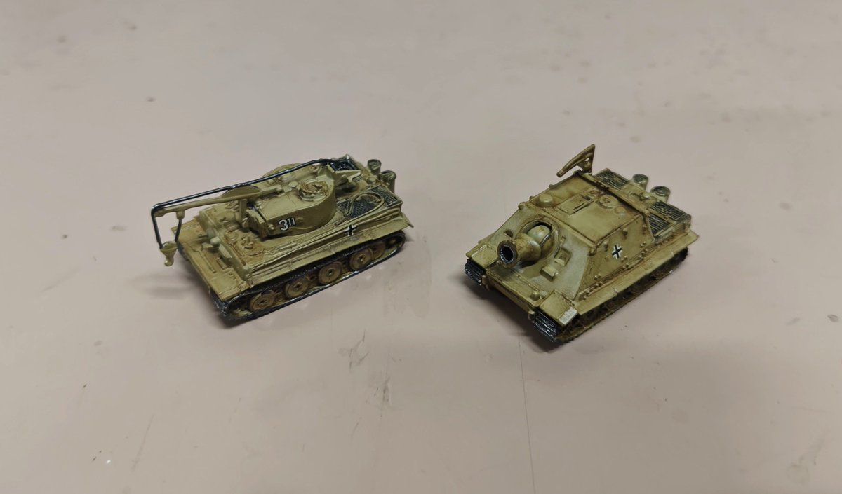 double_lead_'s tweet photo. 本日導入
 #ドラゴン パンツァーコープより

シュトゥルムティーガー
タイガー戦車回収車(ベルゲタイガー)
M113A2
M3A2

144スケールでは珍しい4車種
当時は2両入り約500円で販売されていたんですね
羨ましいです…

 #144スケモ https://t.co/Za22IYoDSS