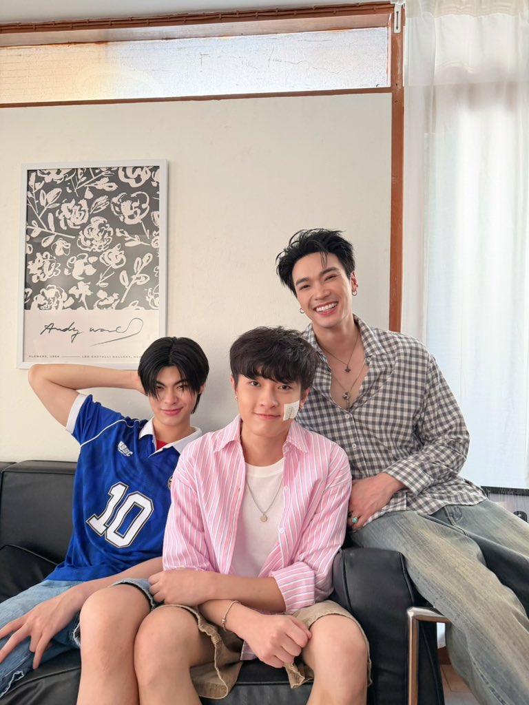 OabnithiW's tweet photo. พวกเราขอเป็น”เจ้าของรอยยิ้ม“ของพวกคุณได้ไหมค้าบ🦷🌊🦊
#เจ้าของรอยยิ้ม_OABNITHI https://t.co/fOdYsqgVBZ
