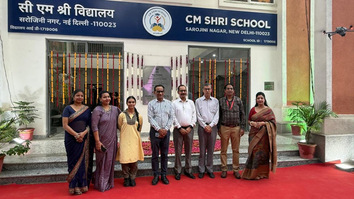 cmshrisn's tweet photo. CM SHRI SCHOOL SAROJINI NAGAR CELEBRATES 'SEWA SANKALP UTSAV' WITH DELHI EDUCATION MINISTER SHRI. ASHISH SOOD AND TOP DIGNITARIES DELHI, 17th September 2026 – CM Shri School, Sarojini Nagar, successfully hosted a grand celebration for the Sewa Sankalp Utsav. https://t.co/NhD8muobwM