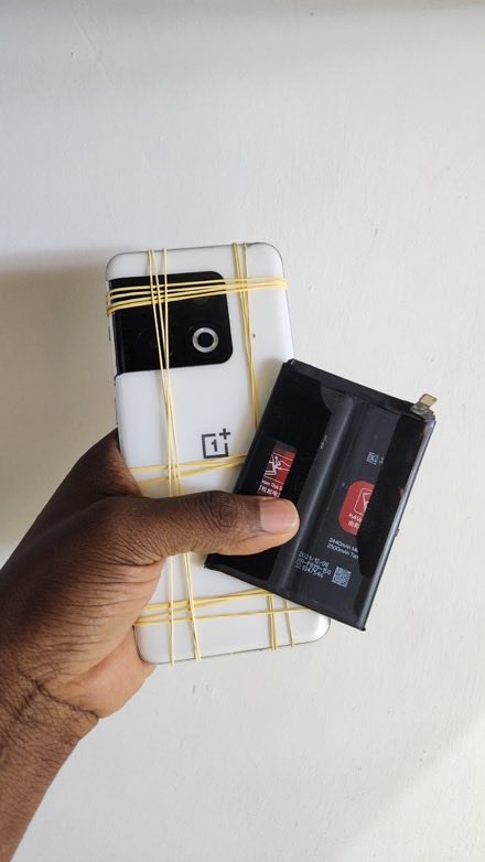 kuwamocho_'s tweet photo. furahiday is upon us,we give up to 40% discount on repaired parts only at Next Level Device World repair shop. 

✔️free phone diagnosis 
✔ screen & battery replacement
✔ charging port repair
✔ water damage recovery
✔ software issue fixes

📍Simara mall 3rd floor shop 01 

📞0710576643