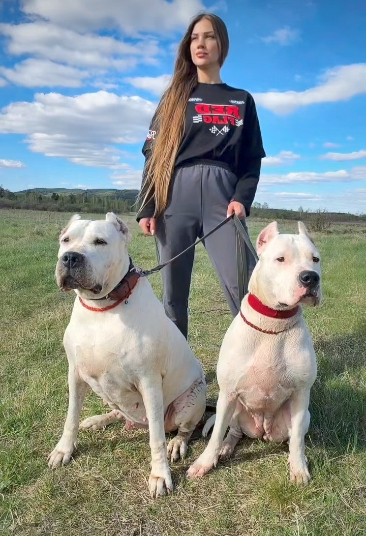 Ellaknuts0i's tweet photo. Just me and this perfect big legends 🫶 https://t.co/x0uIzb73xT