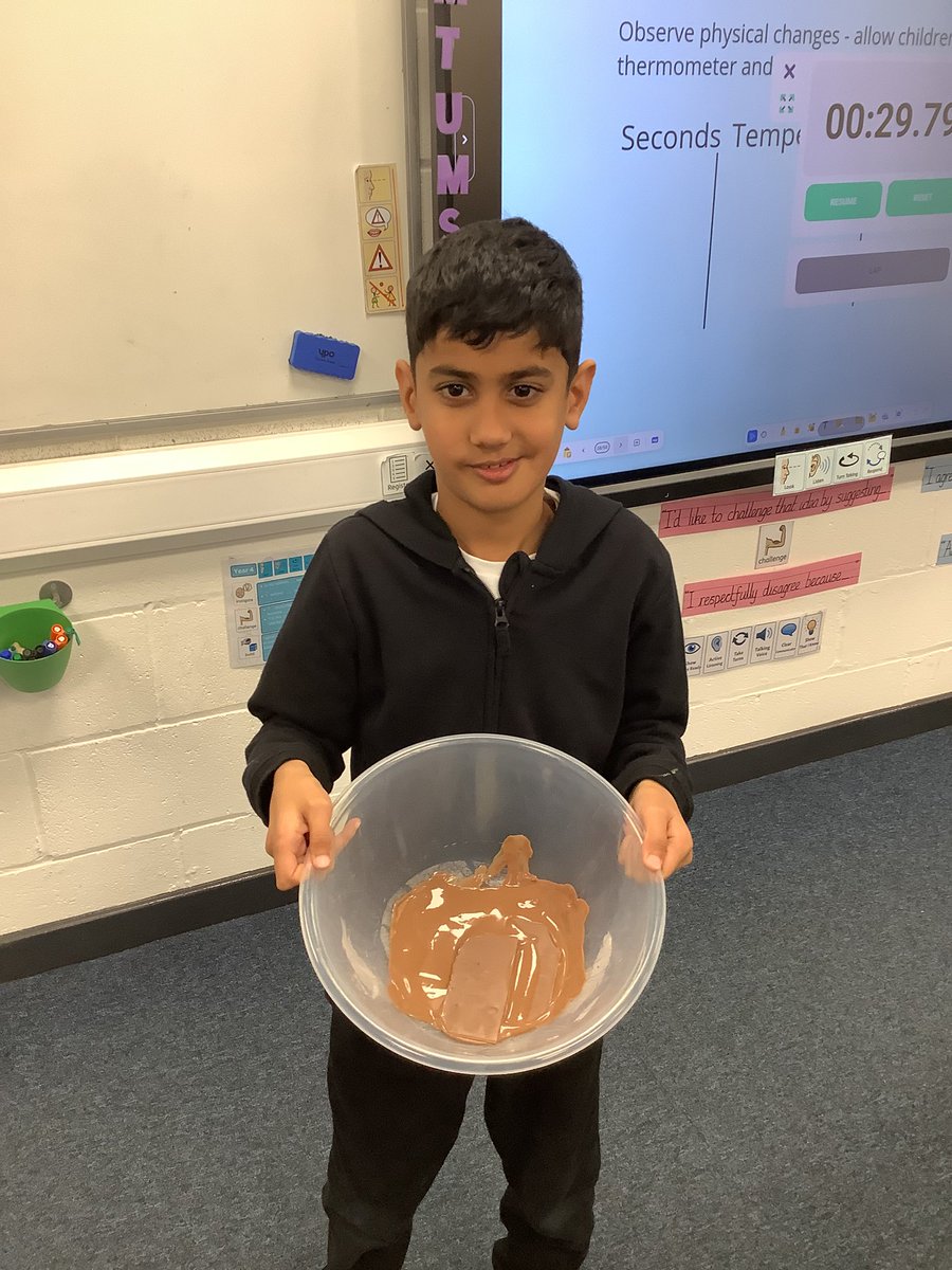 Gaskell_LKS2's tweet photo. 4C and 4H have been learning about changing states. We have been melting chocolate to see what happens when a solid is heated. @GaskellPrimary @GaskellScience https://t.co/j08F0mwGjD