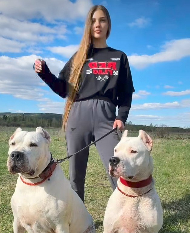 Ellaknuts0i's tweet photo. Just me and this perfect big legends 🫶 https://t.co/x0uIzb73xT