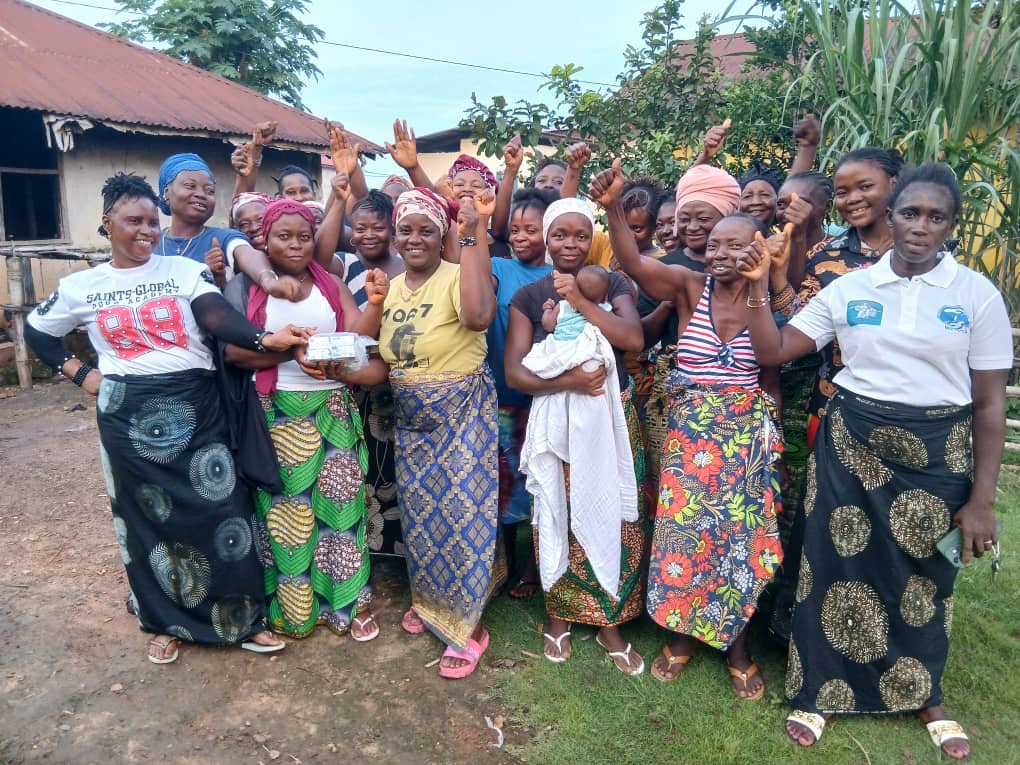 womensforumsle's tweet photo. With support from #UNWOMEN_SL under the #SpotlightInitiative, WFSL and partners are strengthening grassroots women's groups in Kailahun, Falaba, and Moyamba.
In #Falaba, Falaba District Women's Network (FDWN) trained women's groups from Mongo, Neya, and Sulima on leadership, advocacy, and organizational capacity. FDWN also supports three grassroots organizations: Afamato Women's Cooperative, Young Women in Governance Network, and Woman Go B4 with training, registration support, bank accounts, office materials, and small grants for community advocacy. In #Moyamba, Community Action to Restore Lives (CARL) supported two groups from Ribbi Chiefdom complete their legal registration as CBOs. The Women's Community Solidarity Group in Kori Chiefdom opened a bank account with Kori Community Bank after struggling for years. In #Kailahun, Development initiative Program (DIP-SL) provided technical and logistics support to nine grassroots women's groups across Luawa, Malema, and Yawei Chiefdoms.
Together we are building a stronger movement to end violence against women and girls in Sierra Leone.