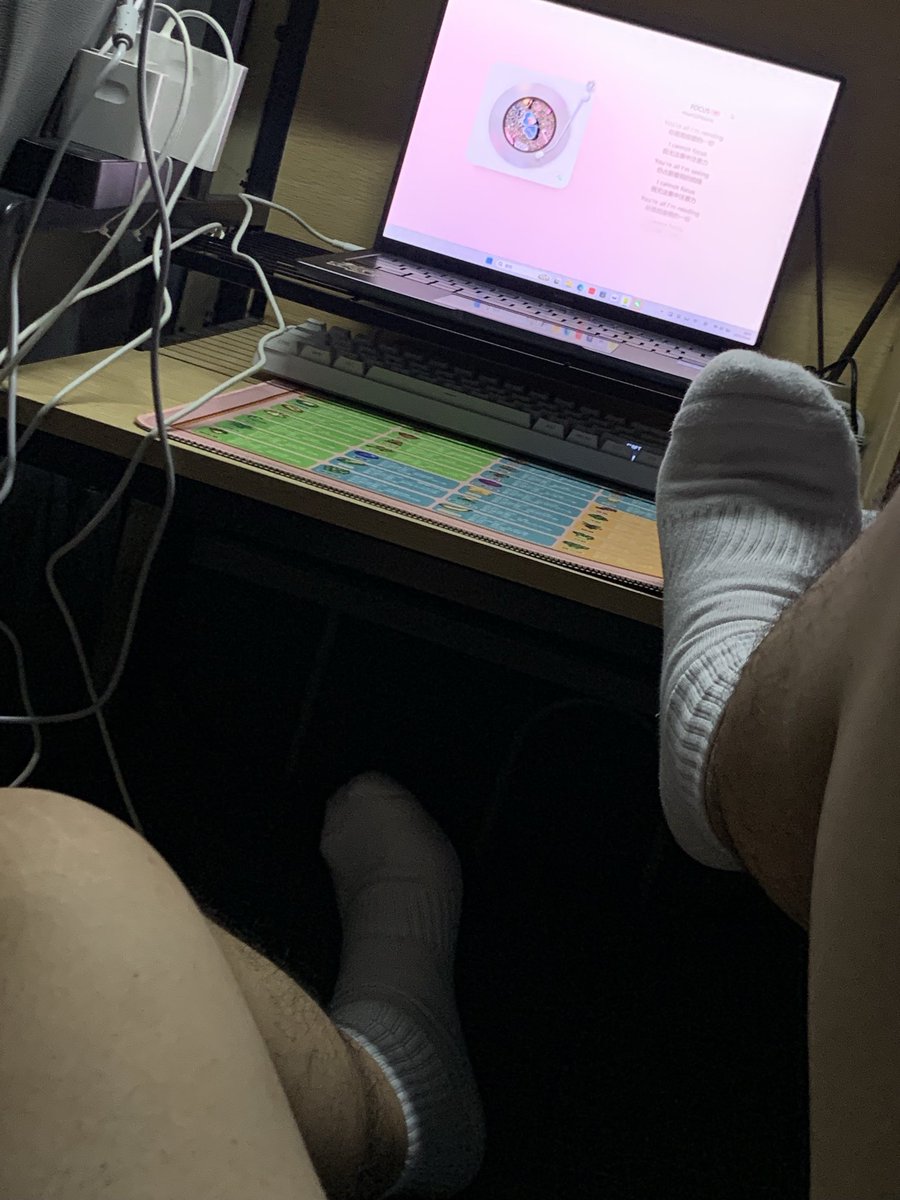 Davin26811897's tweet photo. 🤓 https://t.co/UhDgyYlkjC