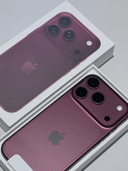 LUKSORNTHFAN's tweet photo. ( 📸 ) : Ig Post Update
— ‘ @ luksorn.bnk48office

burgundy mood
#iPhone18Pro
#มีTruePAไม่ต้องลุ้น
#TruePA

📁 : https://t.co/pehejAWeDS

#LuksornBNK48 
#BNK48 https://t.co/7HGFXr7m6V