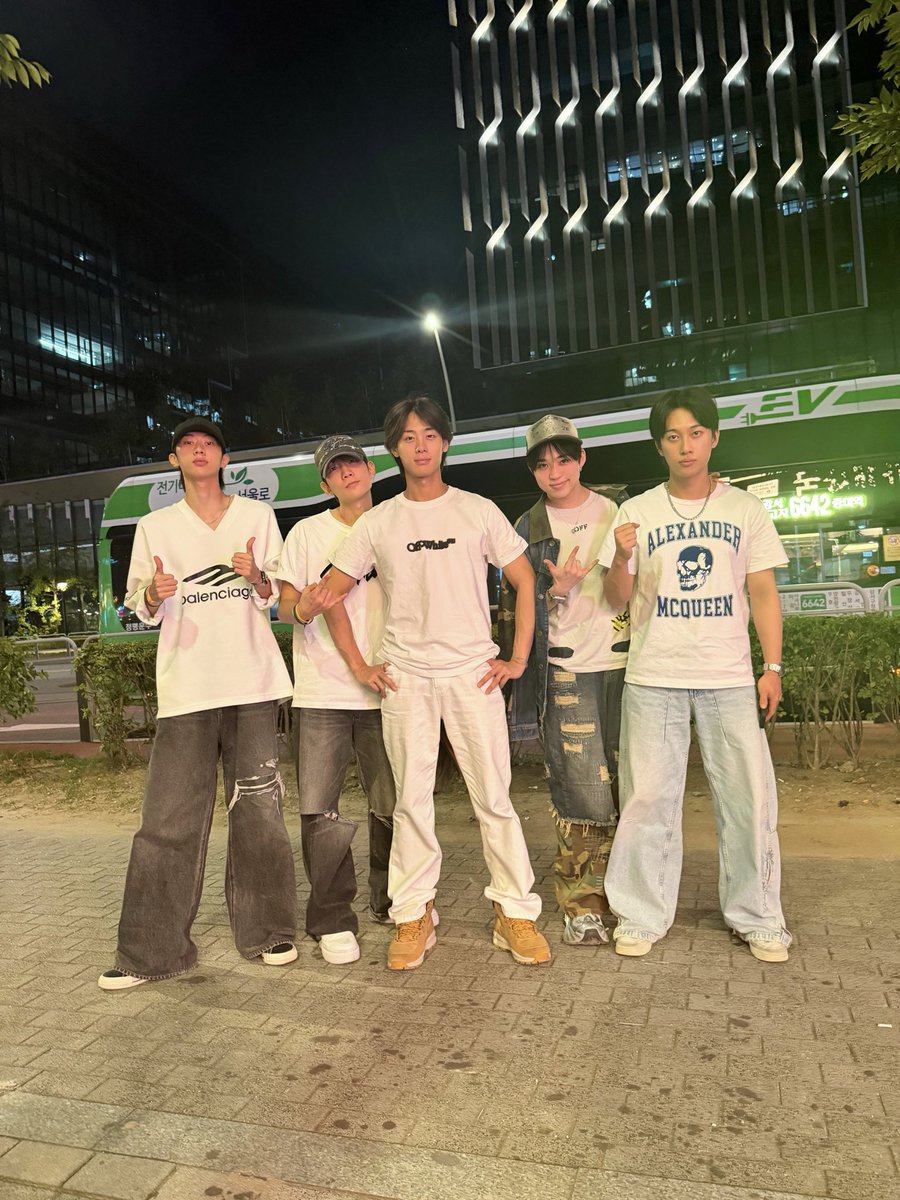 HFU_official's tweet photo. [📸] ATA FESTIVAL 리허설 완료!! 

#HiFiUnicorn #HFU #하이파이유니콘 #하파유 https://t.co/MdDlTPwd2P