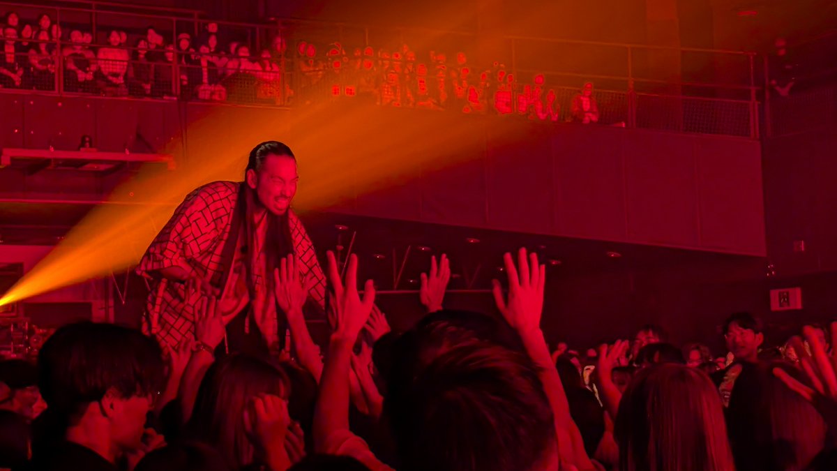 daibakushow_y's tweet photo. 札幌爆音漫才選集ありがとうございましたm(_ _)m
クラーク博士と僕がZepp Sapporoの漫才ライブで爆音で鳴り響きましたよ四星球さん！

次は10/10仙台爆音漫才選集！
1回目は完売ですが2回目が若干残ってますのでぜひ！

#爆音漫才選集
#漫才選集 https://t.co/ZiYaNIwYhi