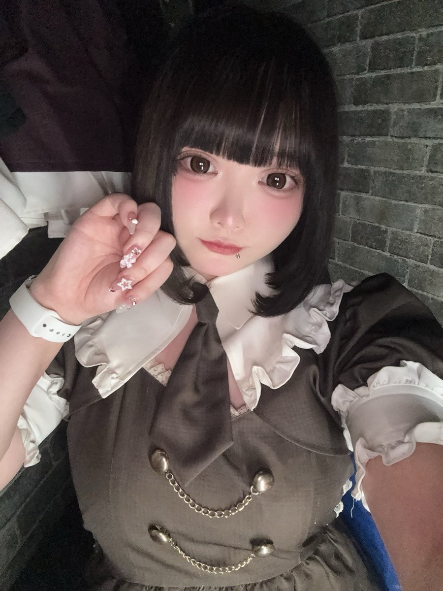 shino_LM's tweet photo. 昨日から《@Lumiere_Magie 》に入店させていただきました💘

しのみやです

本日も21-います💤 https://t.co/Y2qigBJ65j