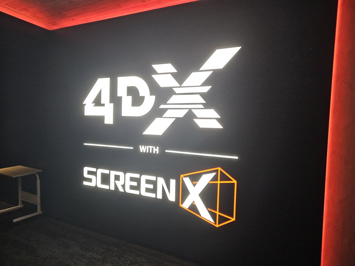 floamort's tweet photo. 超かぐや姫～
ビスタサイズのULTRA 4DX！ https://t.co/FmSjyMy4bN