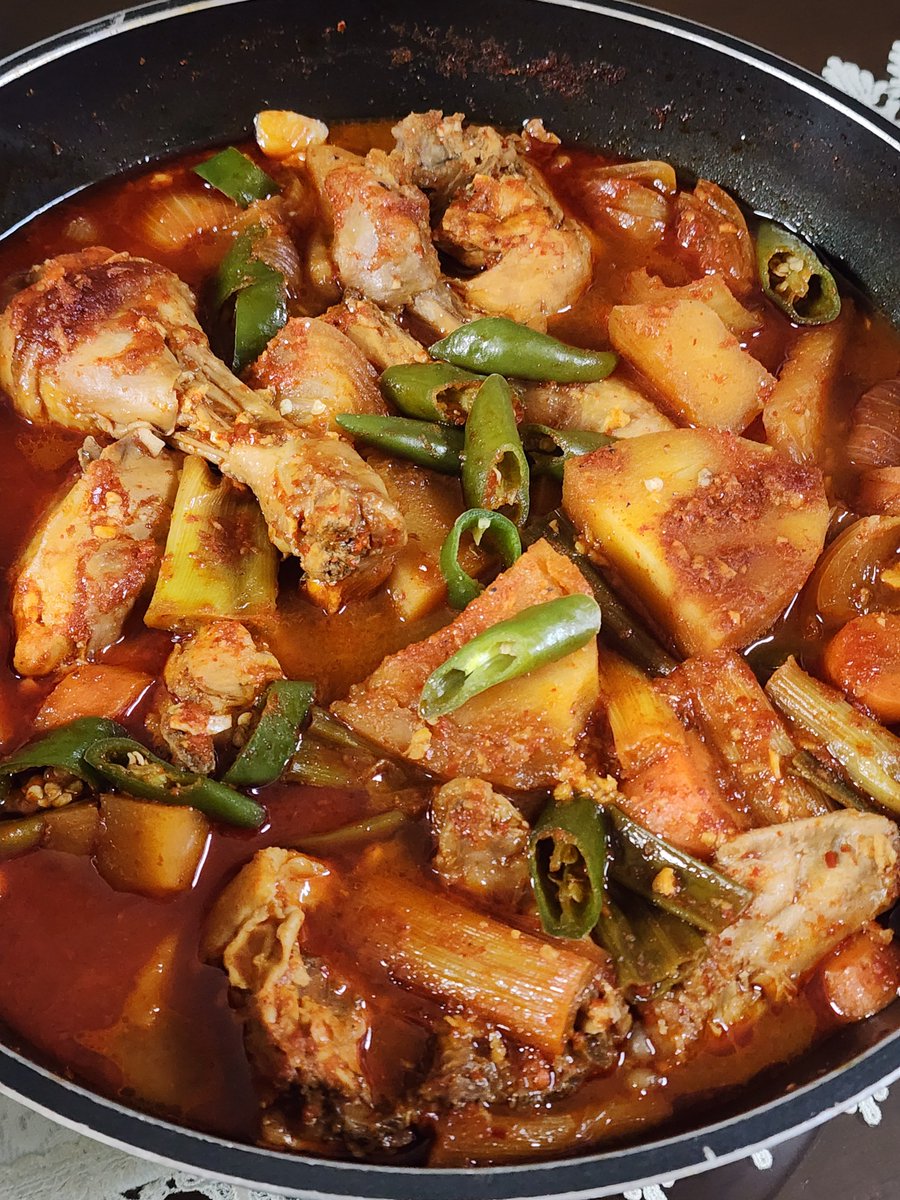 apple2bab's tweet photo. 마미표 닭볶음탕 너무 맛있어😋 #사과밥 https://t.co/TLYXOvs8xt