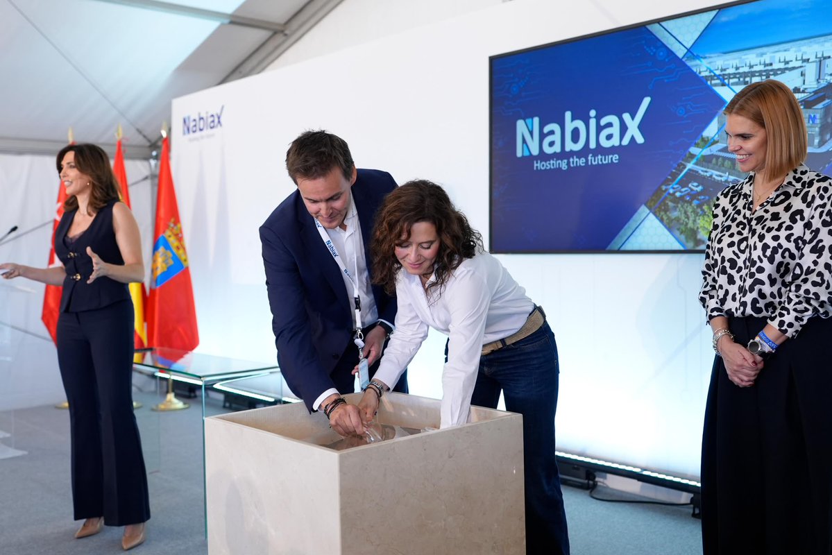 IdiazAyuso's tweet photo. Nabiax vuelve a elegir la Comunidad de Madrid para crecer. 

Ya son cuatro centros de datos en Madrid. El nuevo, con una inversión de 800 M€ y 1.000 empleos durante las obras.

Es gigante digital internacional madrileño. https://t.co/xmOo7PHz4C