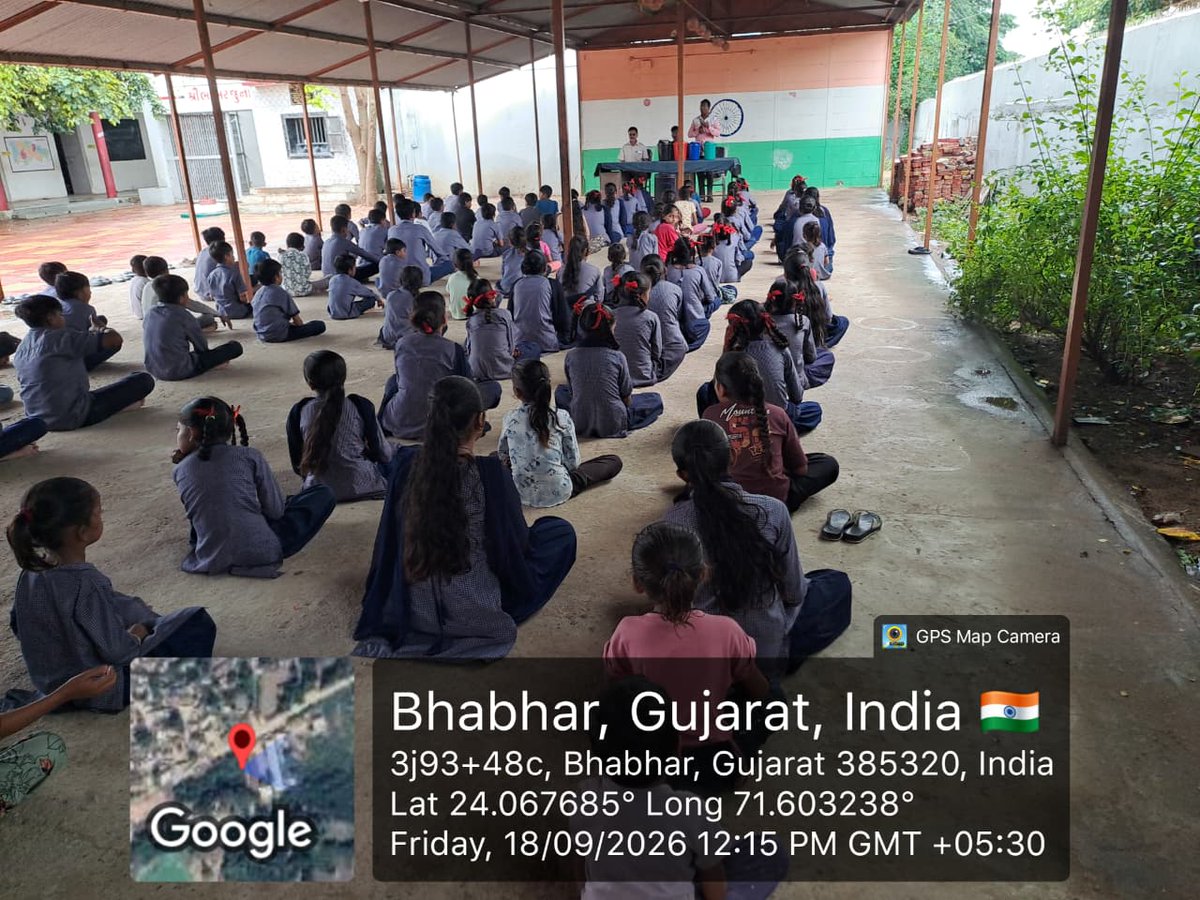 BhabharNP's tweet photo. આજરોજ ભાભર નગરપાલિકા દ્વારા ભાભર જુના પે સેન્ટર શાળામાં સ્વચ્છતા તથા 4 રીતે કચરાના વર્ગીકરણ વિષે માહિતગાર કરવામાં આવ્યા.
@sbmugujarat @rcmgandhinagar @CollectorVT https://t.co/HIE9VygScH