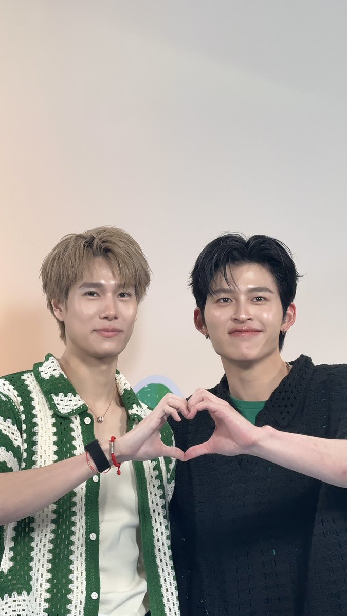 GrabTH's tweet photo. น่ารักที่สู้ดเยยย  

GRABFOOD X PONDPHUWIN PP
#GrabFoodถูกกว่าชัวร์xPPW https://t.co/avxT1v5nkp